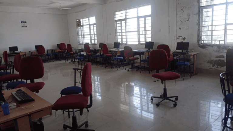 Computer-lab-min